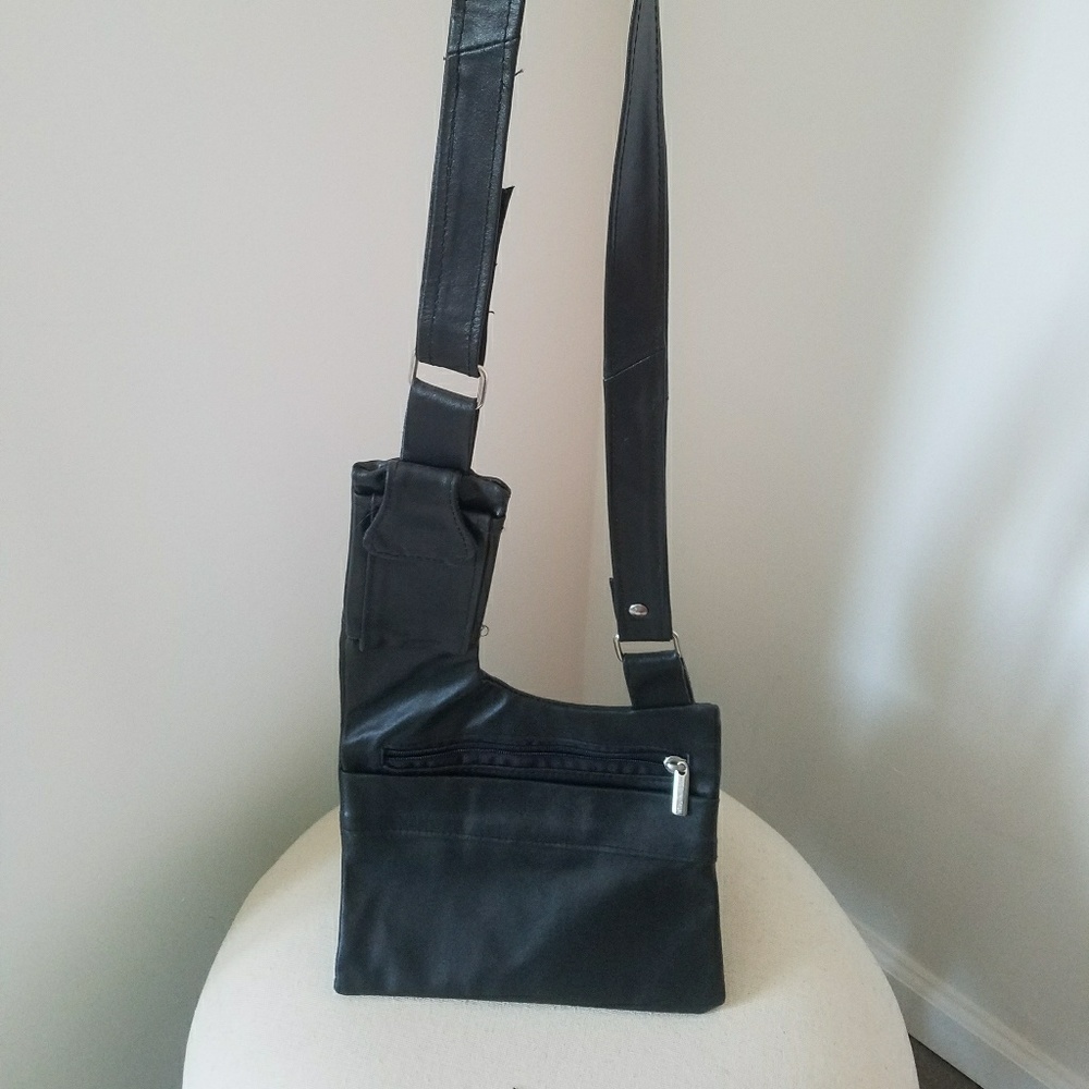 Authentic Black Leather Vera Pelle Cross Body Bag